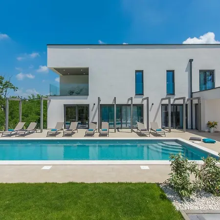 Luce Verde Villa *